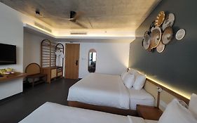 Leaf Beachfront Hotel Da Nang